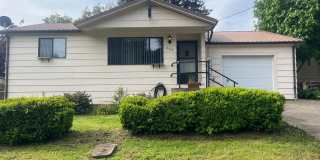 Nice 2 bedroom, 1 bath with yard. Gallery 1