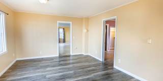 $500 OFF Special - Beautiful 4 Bed/1 Bath Home in Astoria Gallery 11
