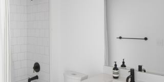 Emmi Midtown Gallery 27