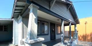 3 Bed 1 Bath House with Laundry Hookups and Off-Street Parking! Gallery 1