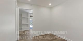 Beautifully Remodeled Single Family Home with Pool Gallery 23
