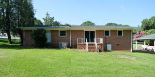 3 Bedroom, 2 Bath house with fenced yard! Gallery 17
