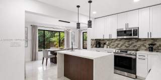 400 NW 30th Court, Wilton Manors, FL 33311 - 1706 Gallery 1