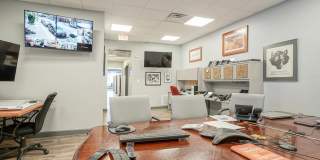 208 N BROADWAY Gallery 20