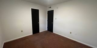 3 Bedroom/1.5 bathroom Duplex Gallery 30