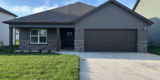 Stunning 3 Bed, 2 Bath Home for Rent! Gallery 1