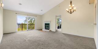2-Bedroom, 2-Bathroom Condo with Stunning Downtown Views Gallery 1