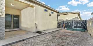 Upper Valley 2 Bedroom 2.5 Bath Gallery 41