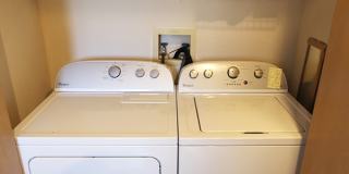 DOWNTOWN KIRKLAND 2 BED, 2.5 BATH HOME FOR RENT W WATER VIEWS! Gallery 16