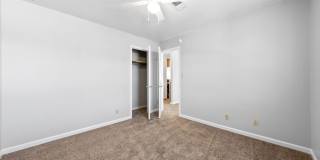 Cozy Two Bedroom Apartment Gallery 49