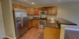 Gorgeous 3 Bedroom Townhome Gallery 5