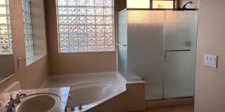 3500 SFT home, 5 Bed 3 bath with POOL and 3 car garage Gallery 32