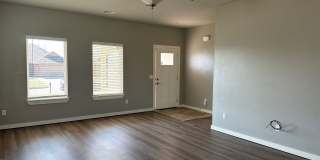 3 Bed 2 Bath 2 Car Garage in  Plaza Towers Neighborhood! Don't Miss This Gem! Gallery 4