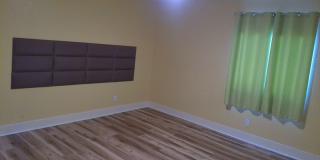 Charming Golf Course Condo for Rent – Residential Estates Gallery 17