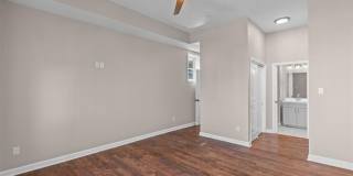 2253 Indiana Avenue Gallery 30