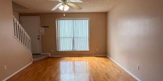 2 Bedroom Winter Springs Townhouse Gallery 4