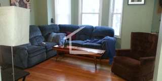 Location ! Excellent 4 Bed Room Availible. Gallery 1