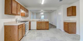 Super cute 3/2 in Southeast Austin! Gallery 6