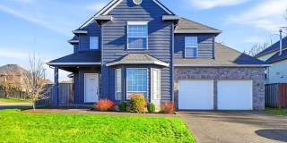 Bright  Modern Corner-Lot Living in Happy Valley Gallery 1