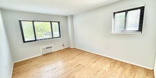 Spacious One Bedroom Condo In the Heart of Dupont - 17th/New Hampshire. Gallery 21