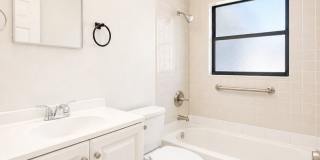 Newly Renovated 3/1 Single Family Home with Bonus room Gallery 10