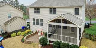 Gorgeous LARGE Family Home! Gallery 7