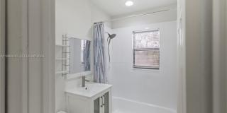 1425 NW 10th Pl Gallery 6