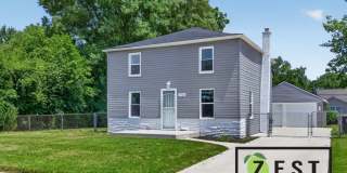 Beautiful Updated 4 Bed 1.5Bath Colonial Gallery 3