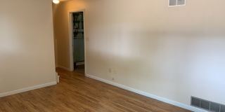 Mid-Town Single Family Home w/ Spacious Fenced Yard Gallery 25