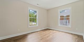 1019 River Street Gallery 14