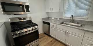 400-420 N. Oakland Ave. Gallery 36