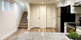1557 Harrison Street Gallery 22