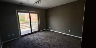 2 bed 2 Bath Sawmill Gem! Gallery 9
