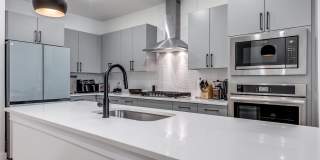 LUXURY 3-BEDROOM TOWNHOUSE AT GRAYSON HOUSE Gallery 21