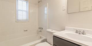 Laurel Court Apartments Gallery 9