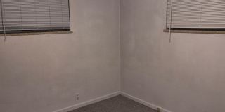 2 Bed 1 Bath Garden Level Duplex Gallery 7