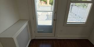 *DREAM LOCATION* 6BR Completely Renovated Duplex Gallery 45