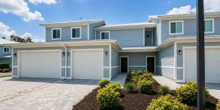 Modern 2-Bedroom Townhome with Dual Suites in Beautiful Winter Haven! Gallery 1