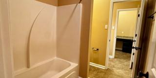 3BD/2BA House for Lease in Magnolia Lakes - Close to LSU Gallery 20