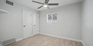 Beautifully Remodeled - Modern Duplex Gallery 18