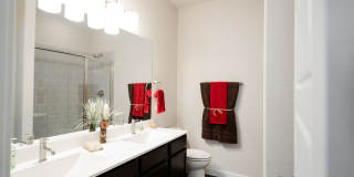 LUXURY TOWNHOME LOCATED IN BASTROP, TEXAS! Gallery 6