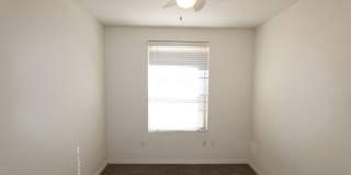 $500 off 1st months Rent!_3-Bedroom Summit Park Condo with Fireplace, Balcony & Covered Parking Gallery 18
