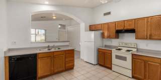 8759 W Coronado Rd, Phoenix - Nice 3 bed, 2 bath, large fenced yard Gallery 1
