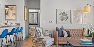District Midtown Gallery 18