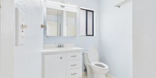 Sumaya Condo 2 Bed/2 bath with Fireplace. Includes washer and dryer Gallery 9