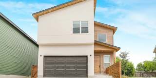 Room in 3 Bedroom Home in San Antonio Gallery 1