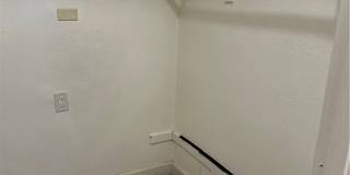 517 S Hewes Gallery 9