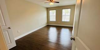 Spacious 3BR Home Near UT Hospital & Downtown Knoxville Gallery 22