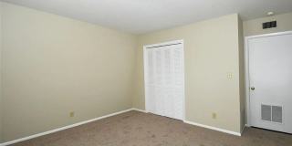 Well-maintained 2-bedroom, 1-bath upper level condo in Winston-Salem, Gallery 10