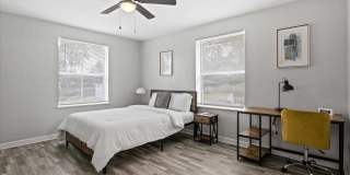 2114 Main St Gallery 10